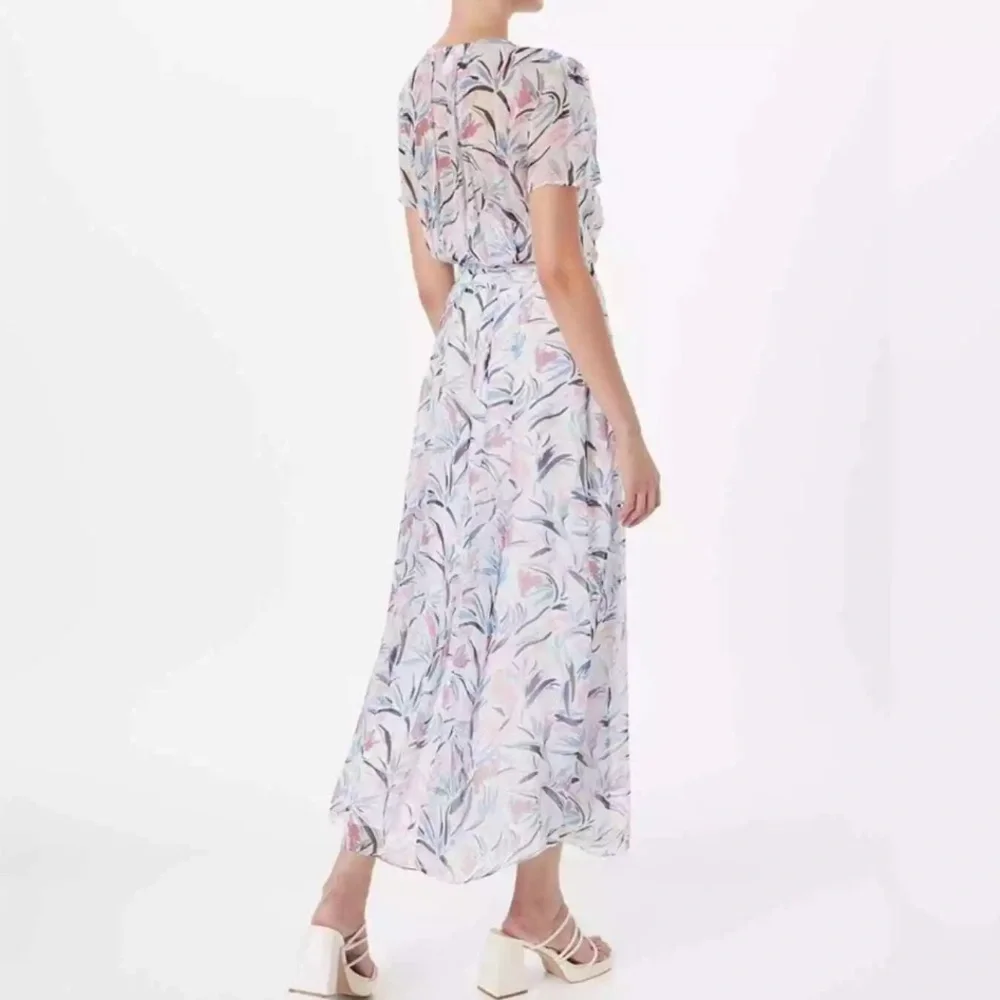 🆕 Club Monaco Birds of Paradise Maxi Wrap Dress Blue and Pink Chiffon, Size 4 - Picture 15 of 16